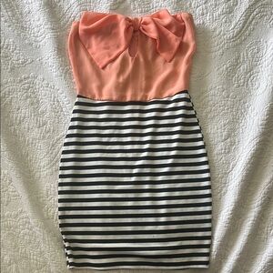 5/$25 Peach and Black Striped Dress